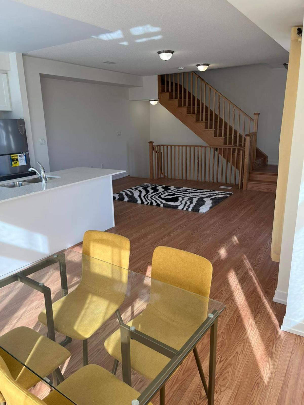 Luxury Brand New Townhouse In Milton Ontario Leilighet Eksteriør bilde